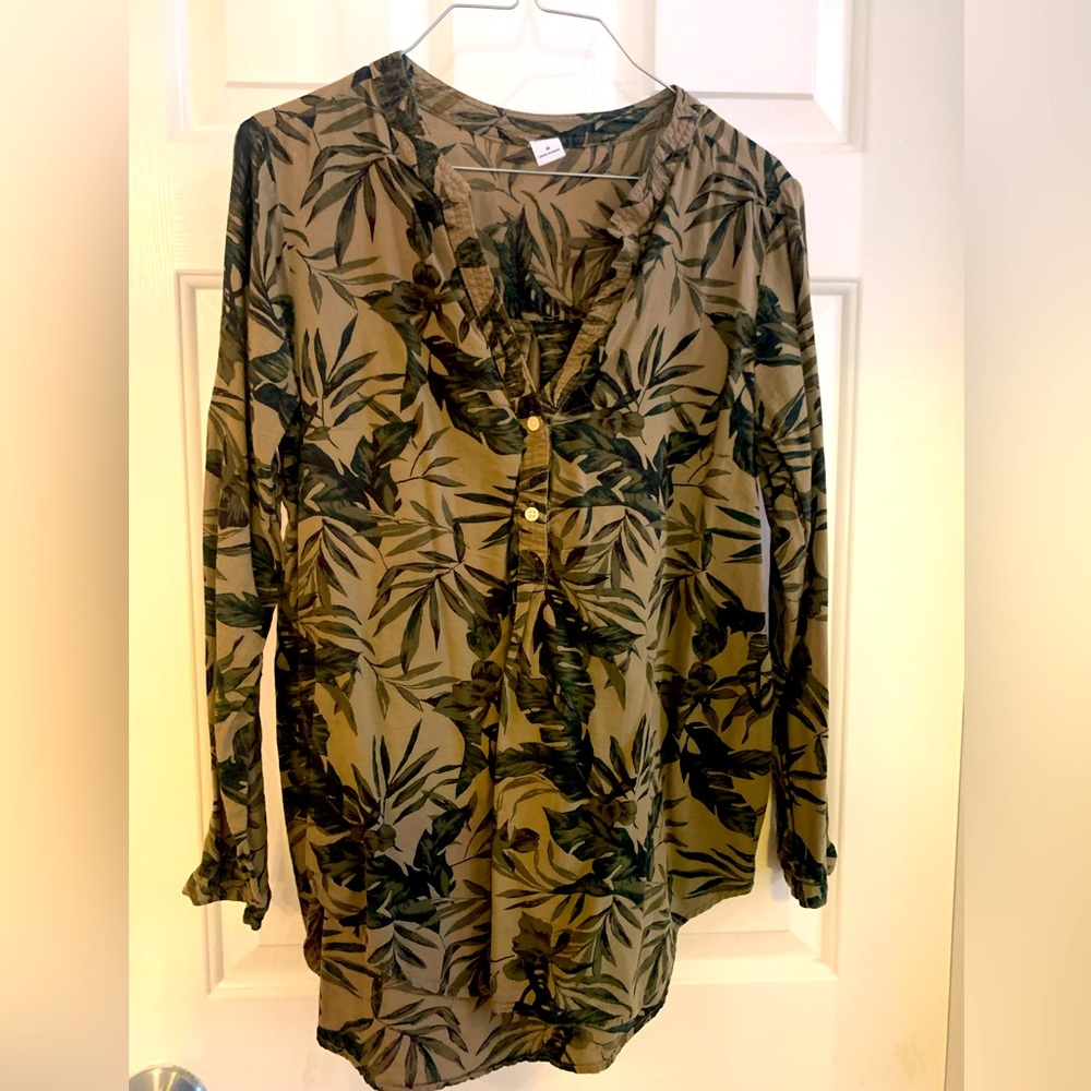 Green floral 1/4 button down tunic